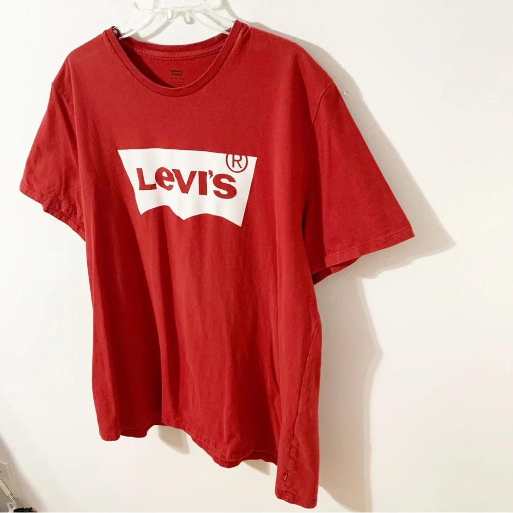 Levi’s 100% Cotton Short Sleeve Graphic Tee Shirt Levis Logo Across Front 🟥⬜️